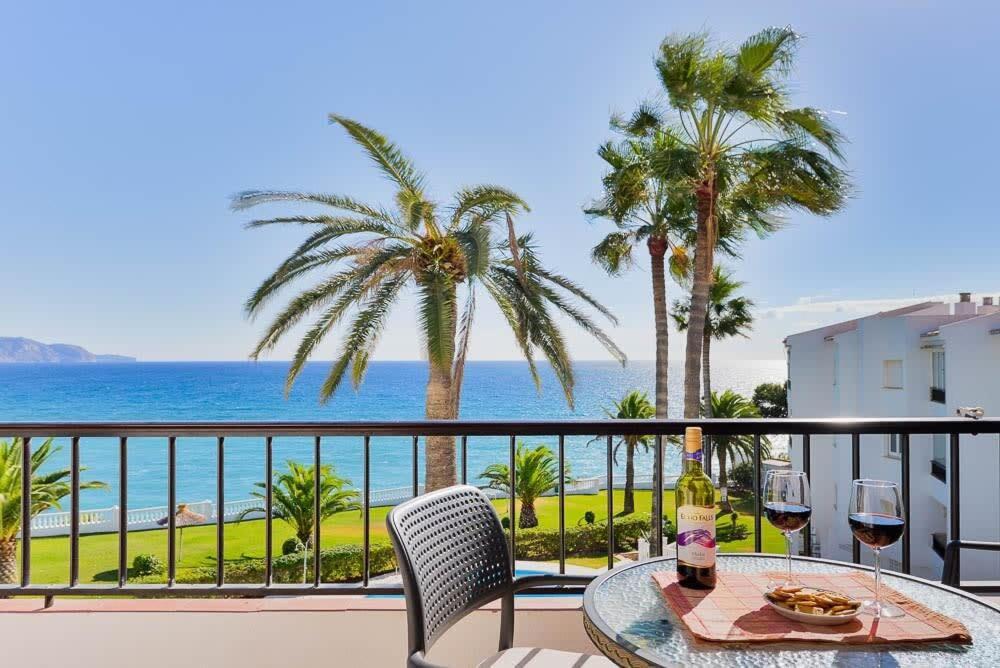 Las Palmeras Nerja Eksteriør bilde